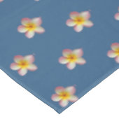 ピンクエレガントプルメリアの花がアワード・ブルー テーブルクロス (アングル)