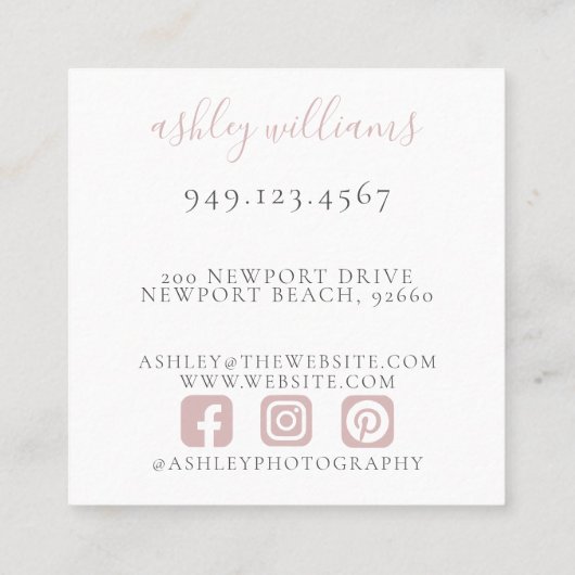 ピンクエレガントモノグラムフローラクレストプロフェッショナル スクエア名刺 (裏面)