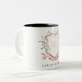 ピンクエレガントワイルドフラワーの水彩クレストモノグラム ツートーンマグカップ (正面左)