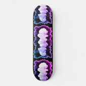 ピンクエレガント紫色の水の色の花模様 スケートボード (正面)