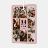 ピンクエレガント色のカップルの写真コラージュ | モノグラムギフト メタルオーナメント (正面左)