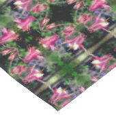 ピンクオダマキ(植物)花抽象芸術模様 テーブルクロス (アングル)