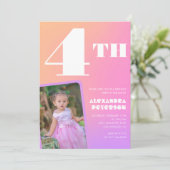 ピンクオレンジ4歳の誕生日招待状 女の子の写真 招待状 (スタンド正面)