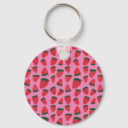 ピンクオーガニック色の背景に赤く染めた夏のイチゴ キーホルダー (正面)
