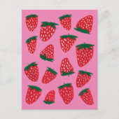 ピンクオーガニック色の背景に赤く染めた夏のイチゴ ポストカード (正面)