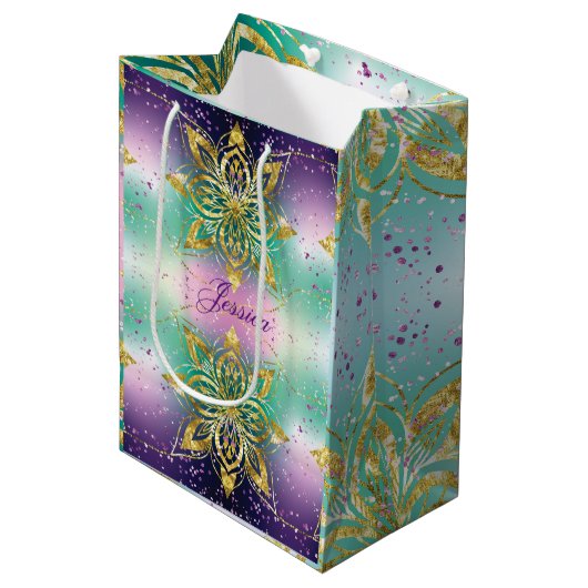 ピンクカスタマイズパープルグリーンのホリデースノーフレーク ミディアムペーパーバッグ (正面アングル)