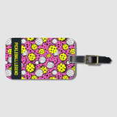 ピンクカスタムの文字黄色のピックボール ラゲッジタグ (正面横)