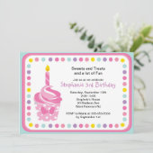 ピンクカップケーキガールズ1日誕生日パーティの招待状 招待状 (スタンド正面)