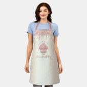 ピンクカップケーキグリッタードリップ金ゴールドベーカリーパティシエ エプロン (着用した状態)