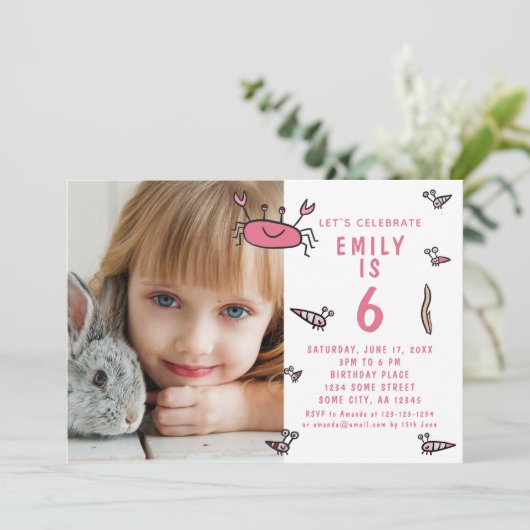 ピンクカニ海獣ガールフォト誕生日 招待状 (スタンド正面)