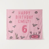 ピンクカニ海獣シェルガールフォト誕生日 タペストリー (正面(横))