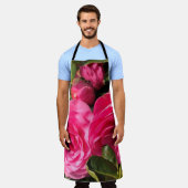 ピンクカメリア エプロン (着用した状態)