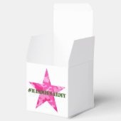 ピンクカモフラージュバチェロレッテハッシュタグ特典ボックス フェイバーボックス (オープン)