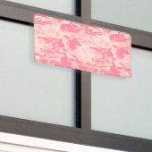 ピンクカモフラージュ、軍隊、陸軍 横断幕 (ビルの外側)