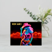 ピンクカラフルのカウボーイハットアートを持つ西部の少女 箔シーズンポストカード (立ち正面)