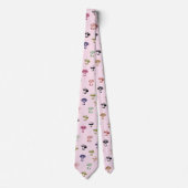 ピンクカラフルの背無地の景のキノコ ネクタイ (正面)