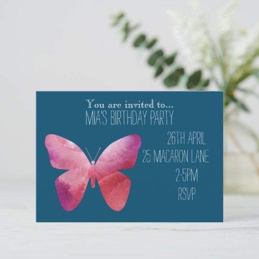 ピンクカラフルの蝶の女の子の誕生日パーティー 招待状 (スタンド正面)
