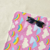 ピンクカラフルの雲と虹 ビーチタオル (インサイチュ)