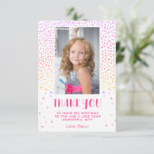 ピンクカラフルスター誕生日キッズガールフォト サンキューカード (スタンド正面)