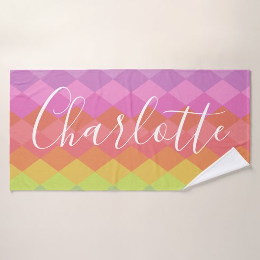 ピンクカラフル色の幾何形状パーソナライズされた バスタオル (バスタオル)