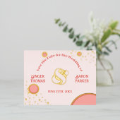 ピンクカーマイングルービーレトロウェディング日付を保存 箔招待状ポストカード (立ち正面)