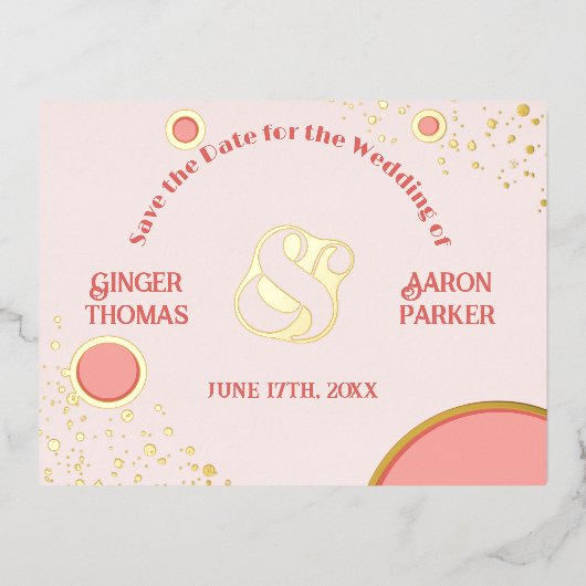 ピンクカーマイングルービーレトロウェディング日付を保存 箔招待状ポストカード (正面)