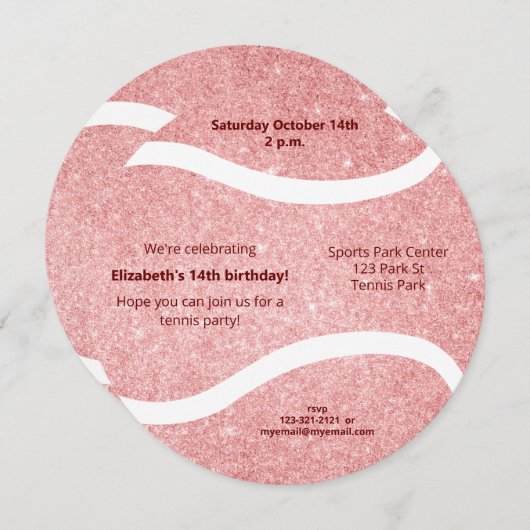 ピンクガーリーのテニスボールスポーツをテーマにした誕生日 案内状 (正面/裏面)