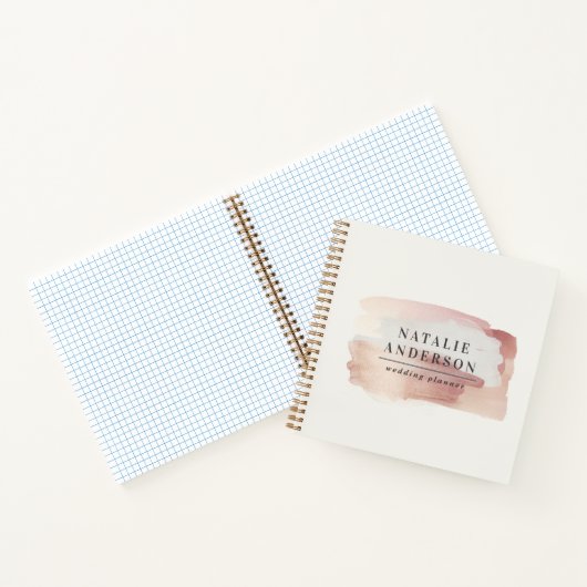 ピンクガーリーのバラモダンスタイリッシュ金ゴールドのロゴ ノートブック (内部)