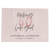 ピンクガーリーのモダングリッター40歳の誕生日 ラージペーパーバッグ (裏面)