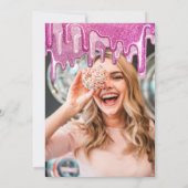 ピンクガーリーの厚いグリッタードリップフォトミスマンス 招待状 (裏面)