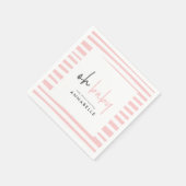 ピンクガーリーの赤ちゃんシャワータイポグラフィモダンパーティー スタンダードカクテルナプキン (角)