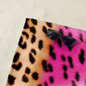 ピンクガーリークリームヒョウ柄 ビーチタオル (インサイチュ)