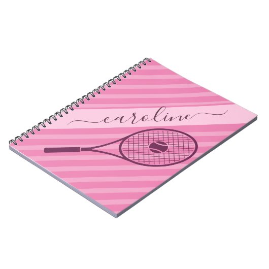 ピンクガーリースストライプのテニスラケットボール選手の名前 ノートブック (左側)