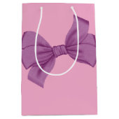 ピンクガーリーパープルボウ赤ちゃんシャワーまたは誕生日 ミディアムペーパーバッグ (正面)