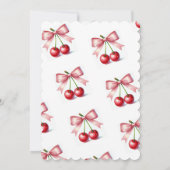 ピンクガーリーレッドコケットさくらんぼ第1誕生日 招待状 (裏面)