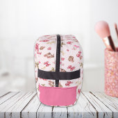 ピンクガーリー女性のカーボーイコケット模様モノグラム名 ドップキット