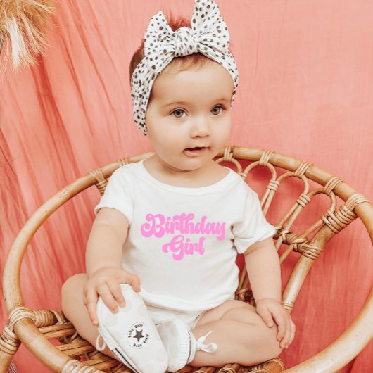 ピンクガーリー誕生日ガール1st第1誕生日 ベビーTシャツ