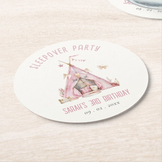 ピンクガールズテントスリーバースランバーバースデーパーティー ラウンドペーパーコースター (アングル)