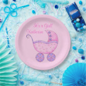 ピンクガールベビー乳母車その女の子の名前パーソナライズされた ペーパープレート (パーティー)