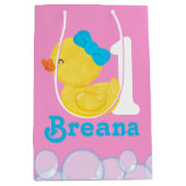 ピンクガールラバーダックパーソナライズされた誕生日 ミディアムペーパーバッグ (正面)