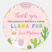 ピンクガールラマ誕生日パーティーラベル ラウンドシール (正面)