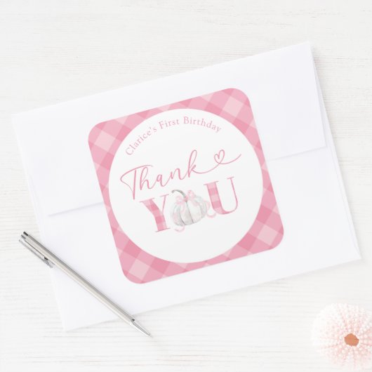 ピンクガール名門私立校風のカボチャ誕生日ありがとう スクエアシール (封筒)