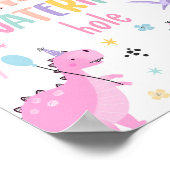 ピンクガール恐竜の散水穴の誕生日パーティー ポスター (角)