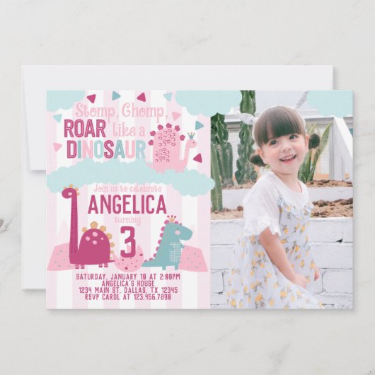 ピンクガール恐竜の誕生日パーティーをテーマにした招待 招待状 (正面)