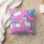 ピンクキッチーの輝くおもしろいユニコーンと子猫 クッション (ブランケット)