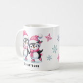 ピンクキュートペンギンズアイススケートで滑るファミリークリスマス コーヒーマグカップ (正面左)