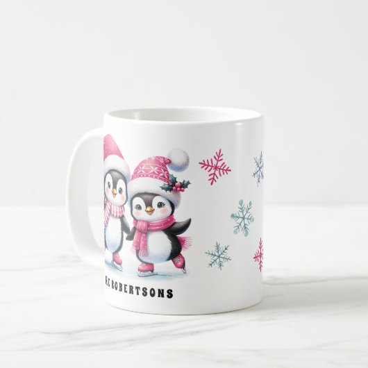 ピンクキュートペンギンズアイススケートで滑るファミリークリスマス コーヒーマグカップ (正面左)