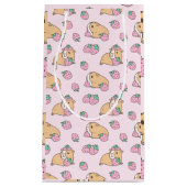 ピンクギニア豚とストロベリーパターン スモールペーパーバッグ (正面)