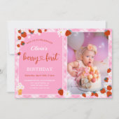 ピンクギンガムデイジーフラワーベリーファースト誕生日 招待状 (正面)