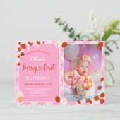 ピンクギンガムデイジーフラワーベリーファースト誕生日 招待状 (スタンド正面)